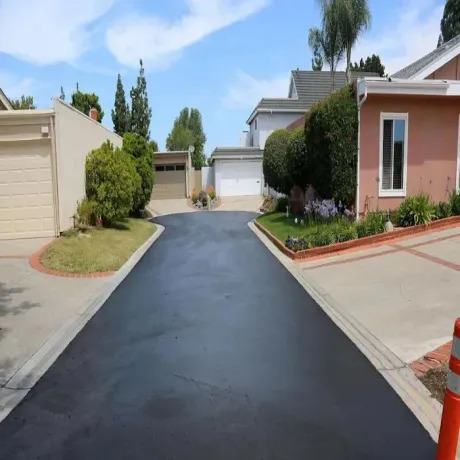 Residential asphalt paving