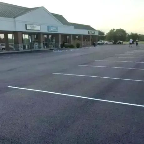 Commercial asphalt paving